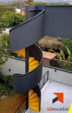 escada caracol design externa